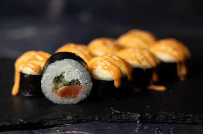 Запеченный спайси с лососем