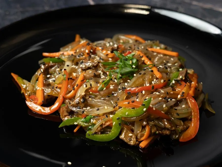 Стеклянная лапша с говядиной и кинзой
